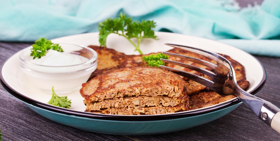 оладьи, куриная печень, печеночные оладьи, печенка, простой рецепт, блюдо из печенки