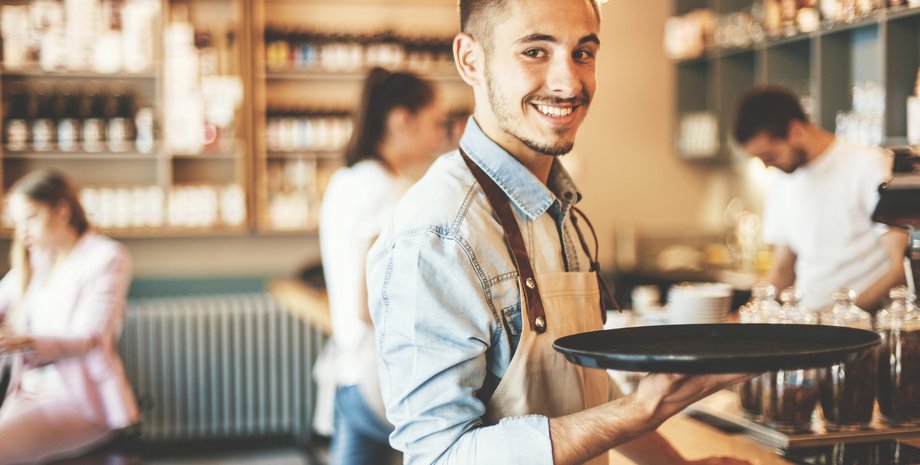 студент официант защитил права