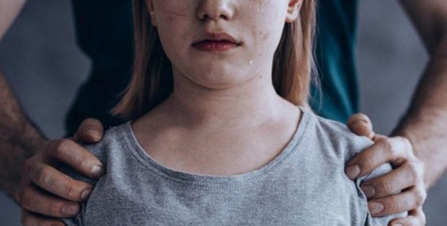 новини кропивицького, суд, вирок, зґвалтування, сестра, зведена сестра, брат