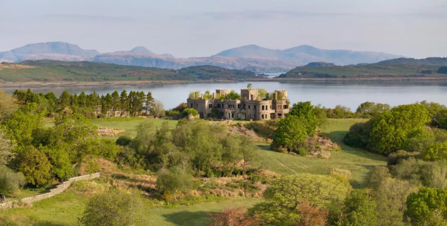 В Шотландии частный остров с замком впервые продают за за 5,5 млн фунтов