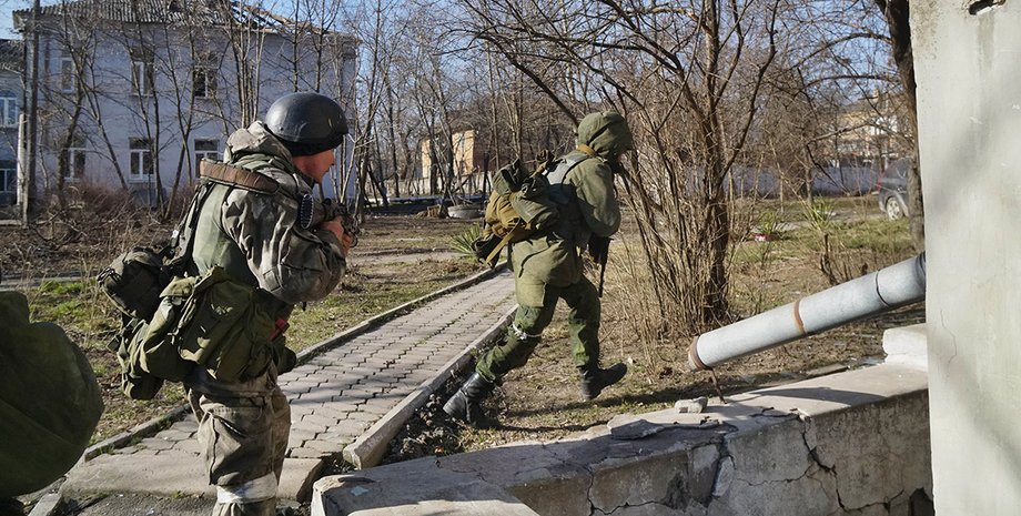 Зображення двох російських військових