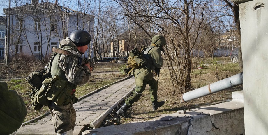 A causa della stretta posizione di Vovchansk al confine con la Federazione Russa...