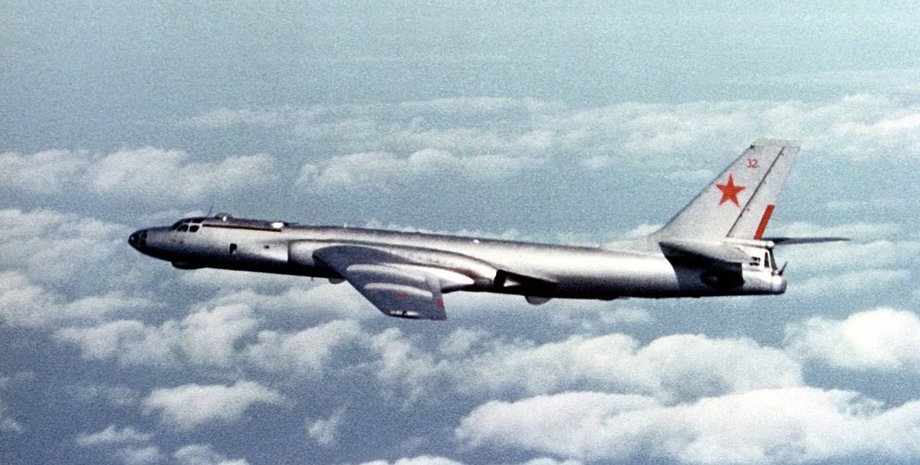 Тяжелый бомбардировщик Ту-16, Ту-16, бомбардировщик