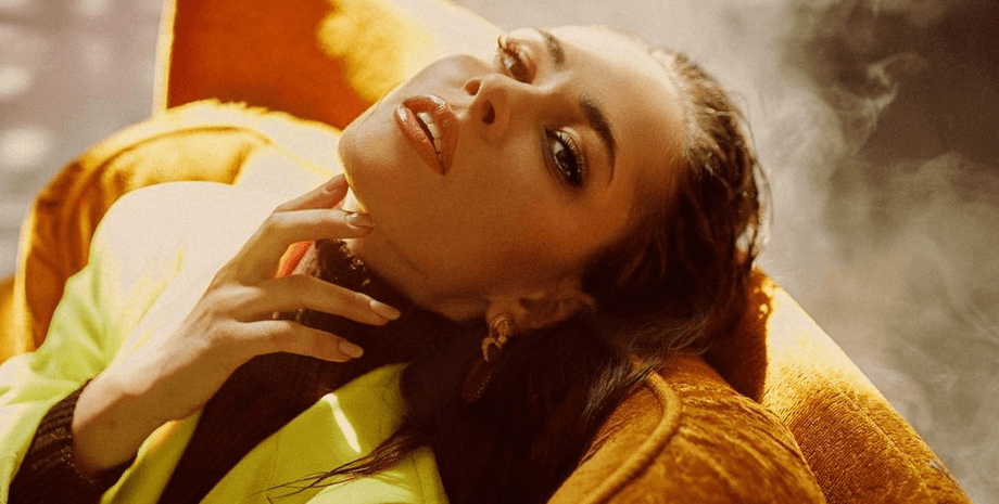 Юлия Санина The Hard Kiss фото