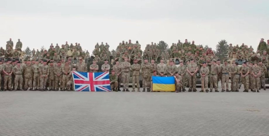 Украинские военные в Британии, учения в британии, обучение всу в британии, обучение военных в британии
