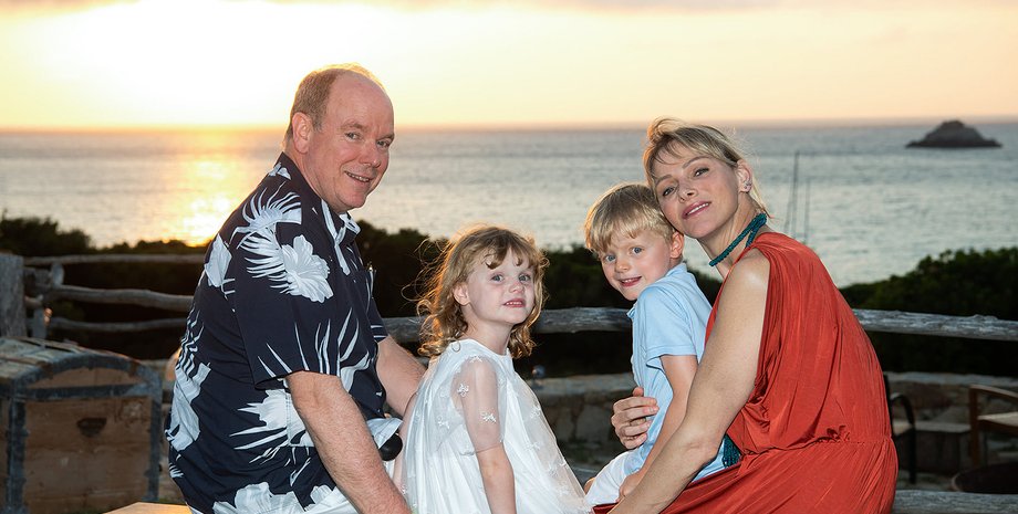 Принц Альбер та княгиня Шарлін з дітьми, діти княгині шарлін, принц монако, княгиня монако, де зараз княгиня шарлін