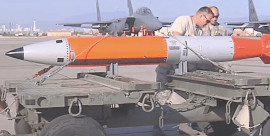 ядерна бомба B61-12, ядерна зброя США,