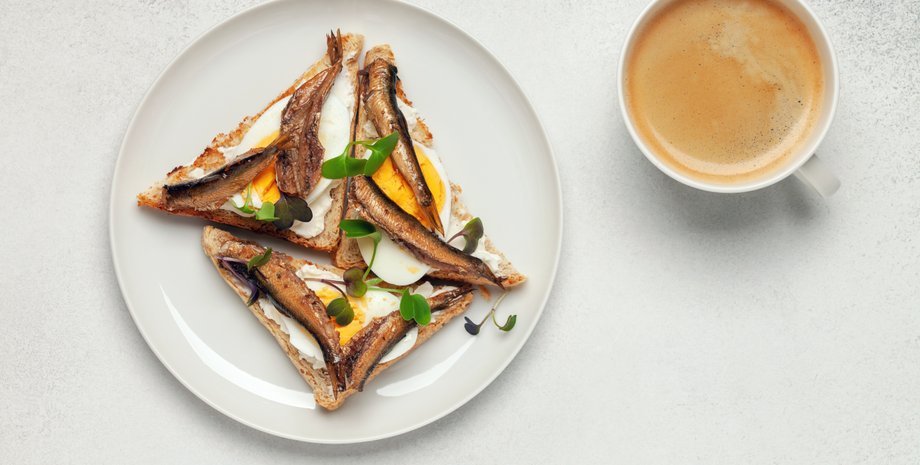 Бутерброды со шпротами, новогоднее меню, горячие бутерброды, закуска