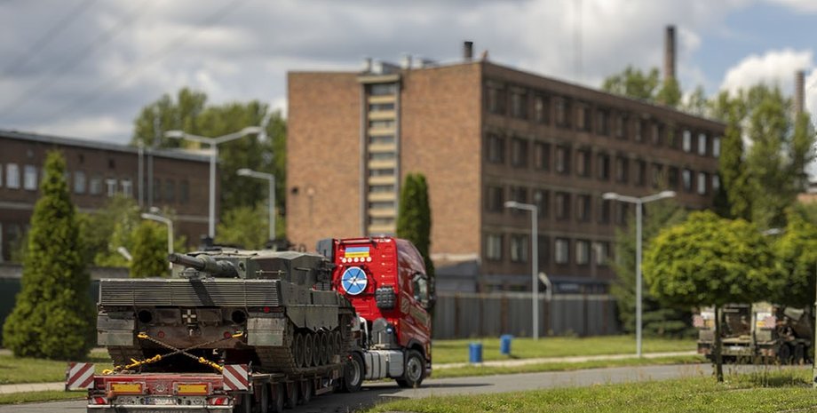 Леопард 2 на ремонте