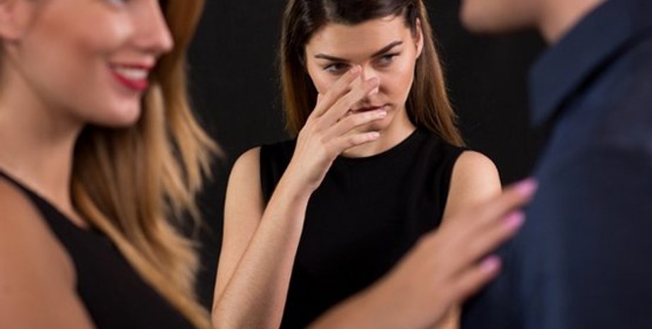 Дві жінки та чоловік