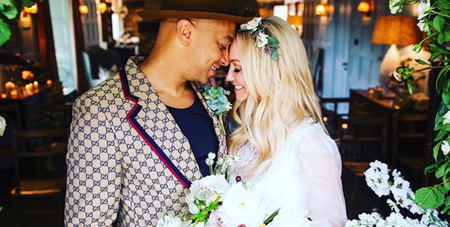 Свадба Емми Бантон та Джейда Джонса