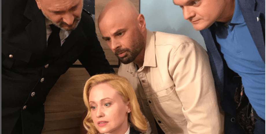 Актор отримав повістку і навіть пройшов медогляд, однак служити на фронт так і не пішов. по