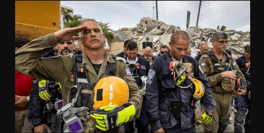 хвилина мовчання, рятувальники, майами, фото