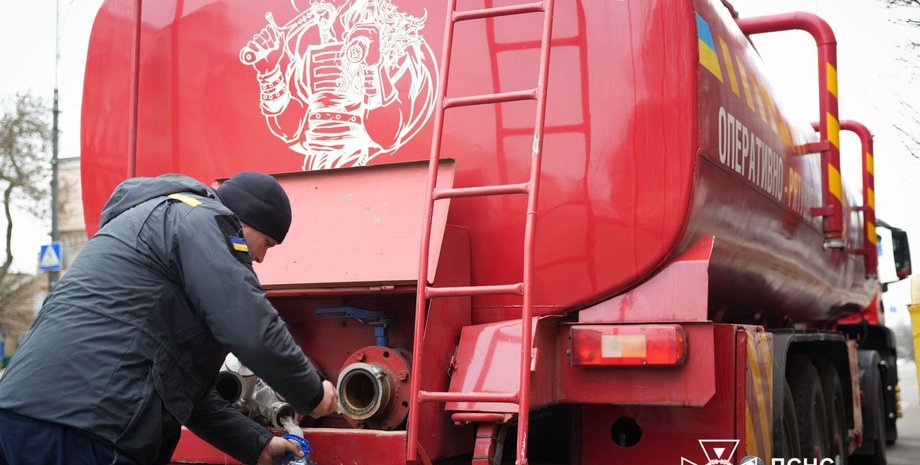 Після обстрілів в Одесі організували підвезення води населенню Після обстрілів в Одесі виникли перебої з водопостачанням