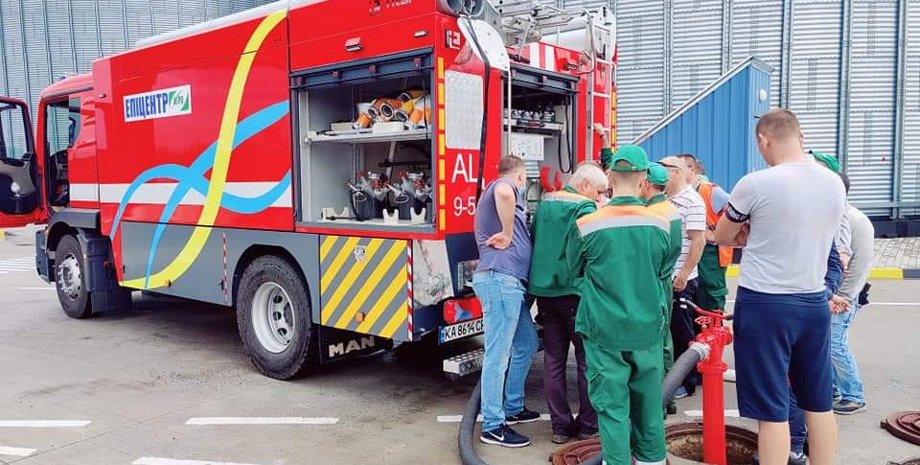 пожарная цистерна АЦ-9-50 на шасси MAN TGM