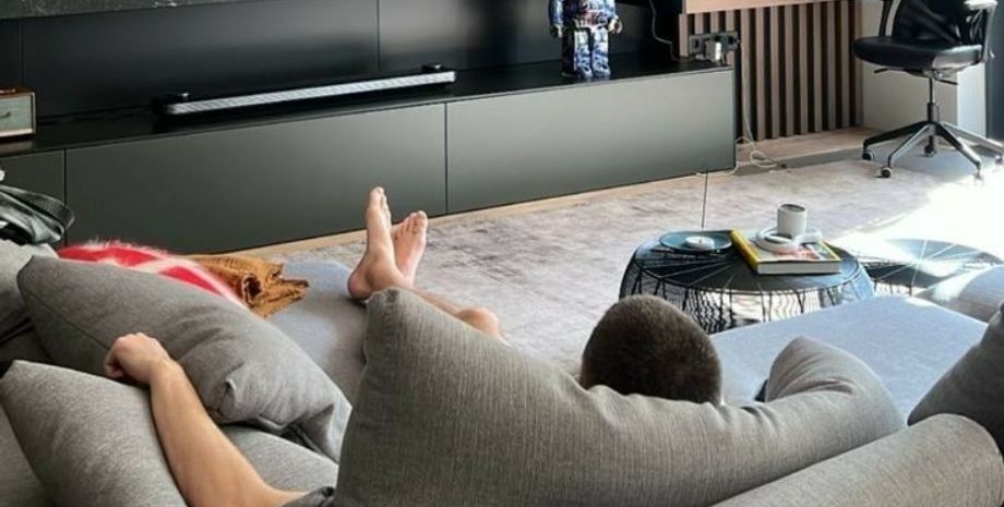 Чоловіка з Китаю вже вдруге вигнали з квартири, коли побачили, що він живе у помешканні разом з буйволеням