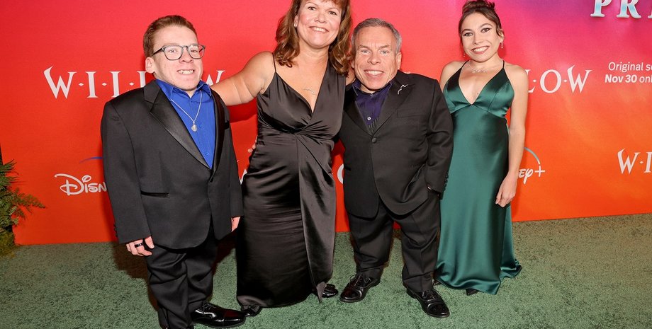 Ворвік Девіс, актор