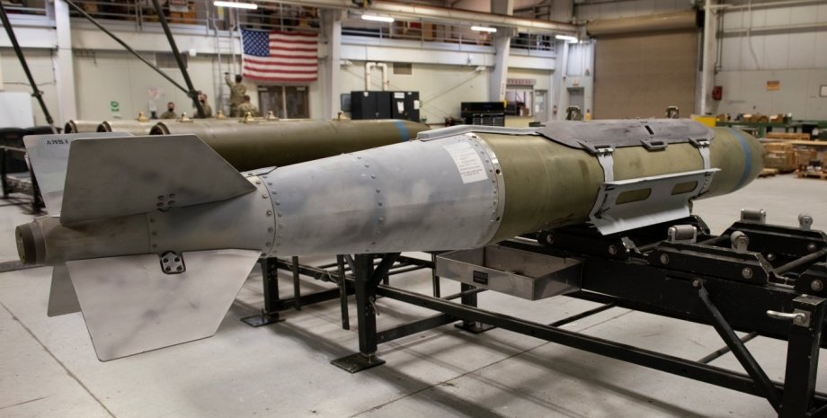 Украинская боевая авиация уже использует высокоточные бомбы JDAM