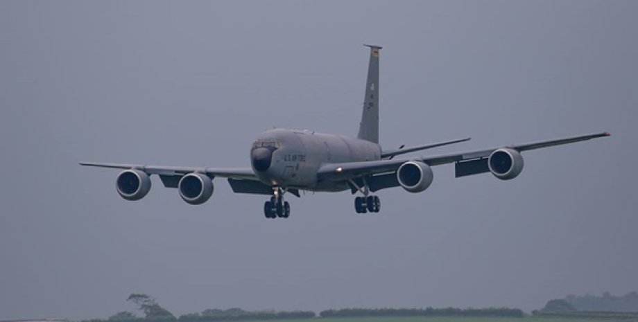 Самолет ВВС США KC-135 Stratotanker/Фото: facebook.com/vokinburt