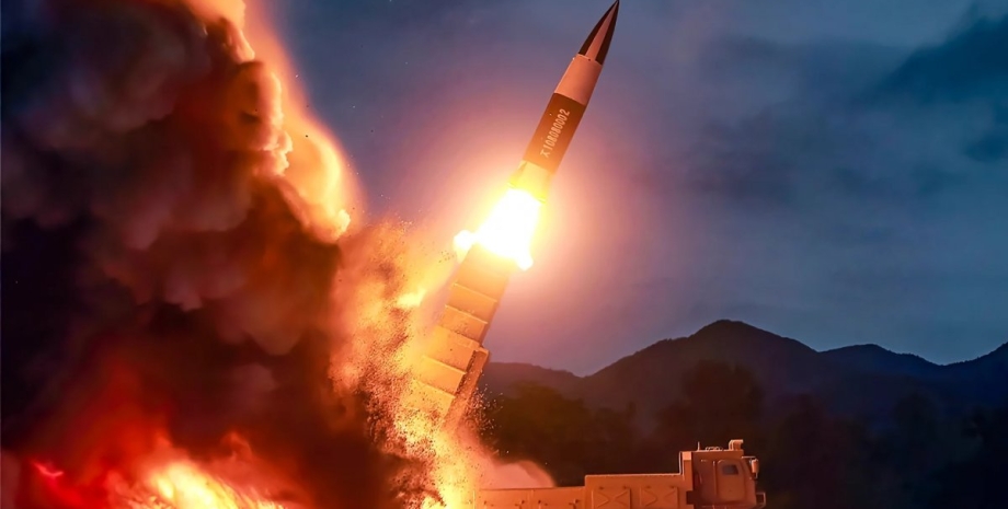 баллистическая ракета, северокорейская ракета, КНДР, поставки из КНДР в Россию, удары по городам Украины