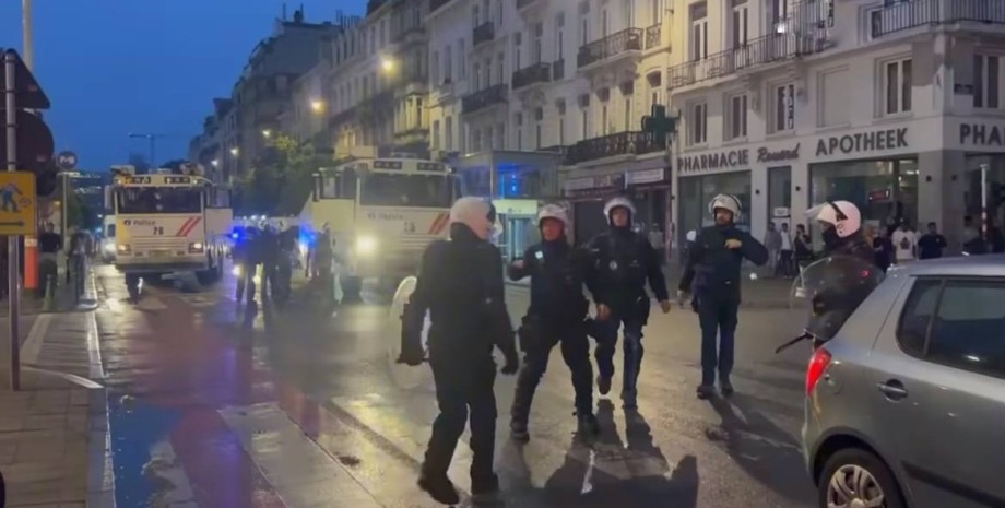 протесты во Франции, массовые беспорядки, Эмманюэль Макрон, убийство студента, 17-летний подросток