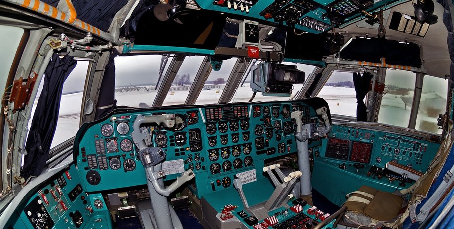 Кабіна пілота А-50