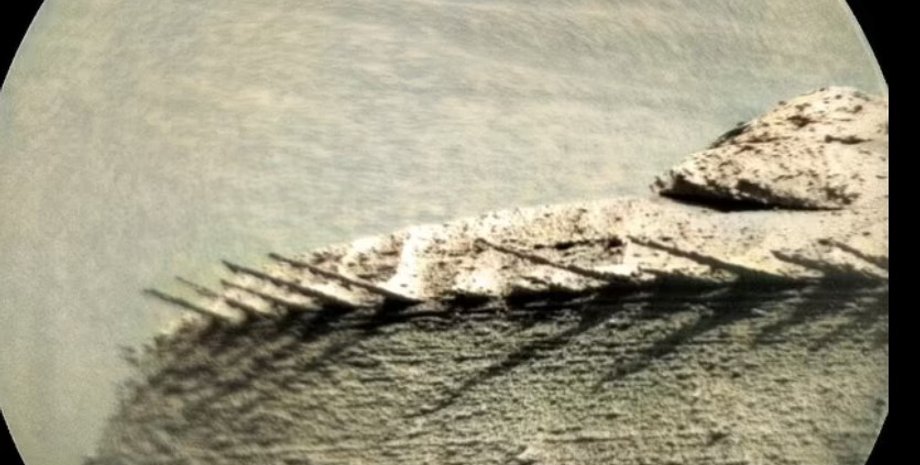 Марс, дивний камінь, незвичайна структура