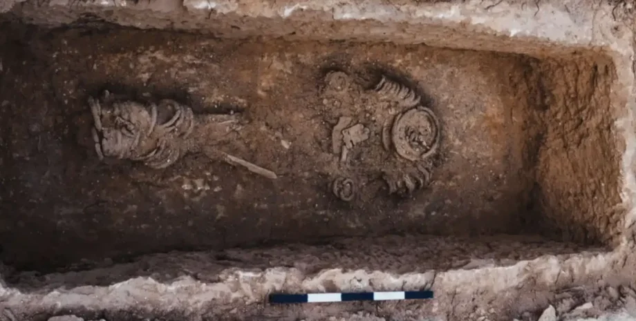 аскет, поховання, жінка, чоловік, кайдани, ланцюги, залізо, аскетизм, монастир, Єрусалим, християнство, паломники, релігія, відкриття, археологи, археологія