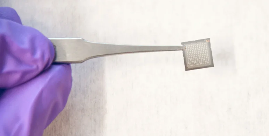 Чип, ИИ, перовскит, перепрограммирование, компьютерный