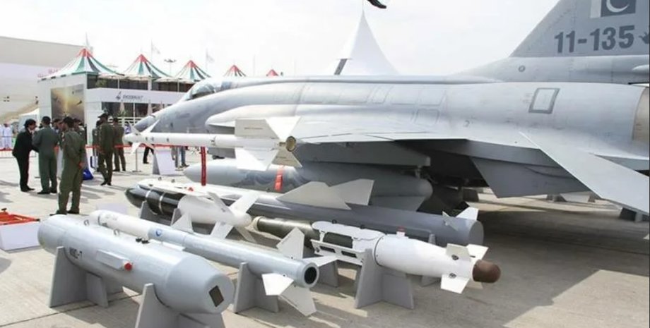 ракета CM-400AKG ВПС Пакистану