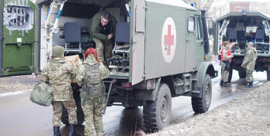 Медики в зоне АТО / Фото: m.gordonua.com