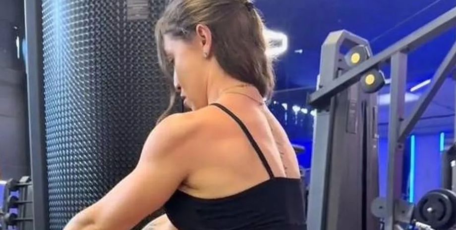 Джесіку Фрейтас вигнали зі спортзалу, відвертий одяг, провокативне вбрання, скандал, цікаві історії