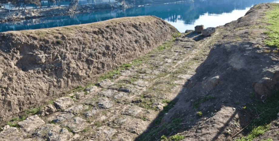 Діолк, канал, шлях, дорога, корабель, судно, човен, вантаж, транспортування, раби, історія, море, Греція, греки, колія, податки