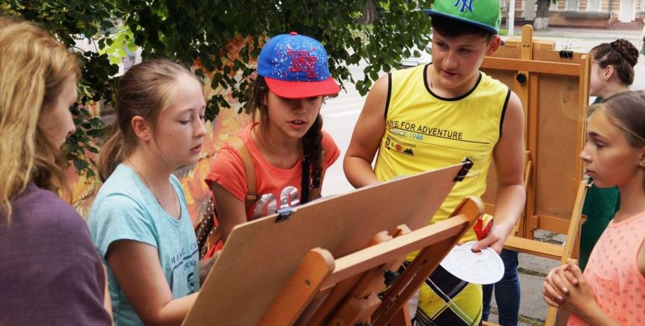 В Днепре отметили юбилеи сказки "Лис Микита" и ее автора Ивана Франко / Фото: radiosvoboda.org