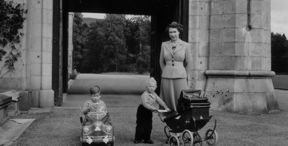 Елизавета, Чарльз, Анна