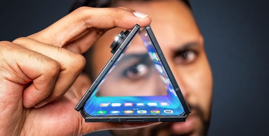 смартфон Samsung Galaxy Z TriFold