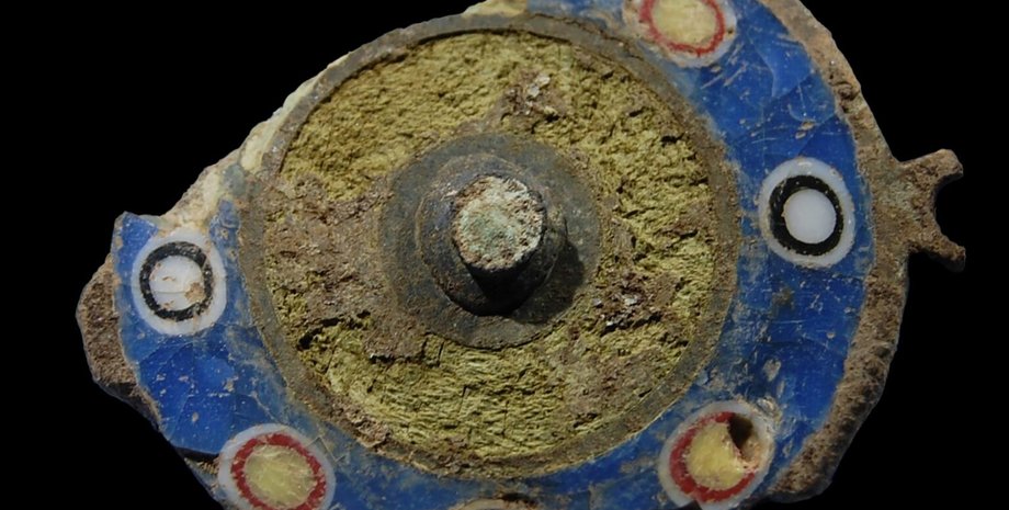 Шотландия, археологи, археология, артефакт, раскопки, находка, брошь, железный век, поселение, римляне