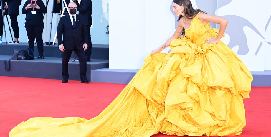 Бьянка Балти, красная дорожка