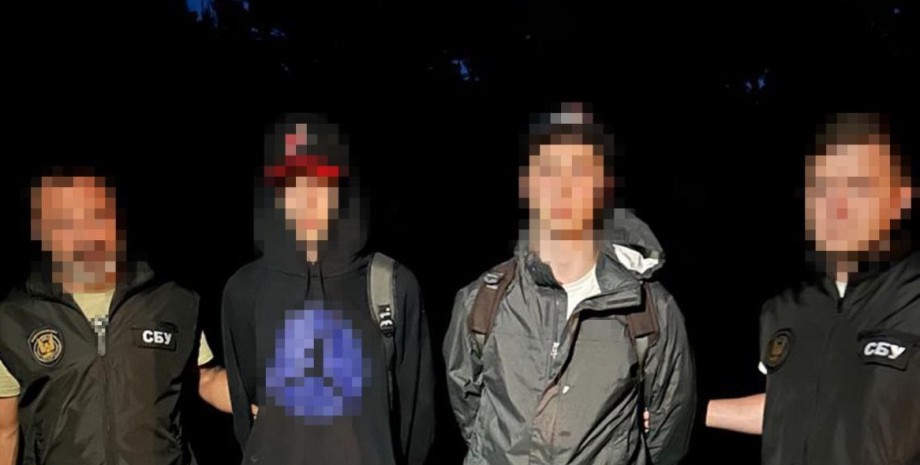 Подростки, которые поджигали авто бойцов ВСУ во Львове