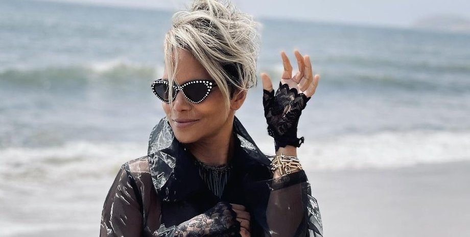 холли берри, актриса, фиолетовые волосы, прическа, модная прическа