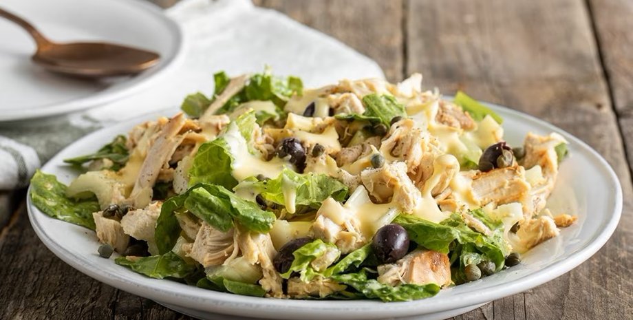 Курячий салат із селерою, салат із куркою, смачний салат