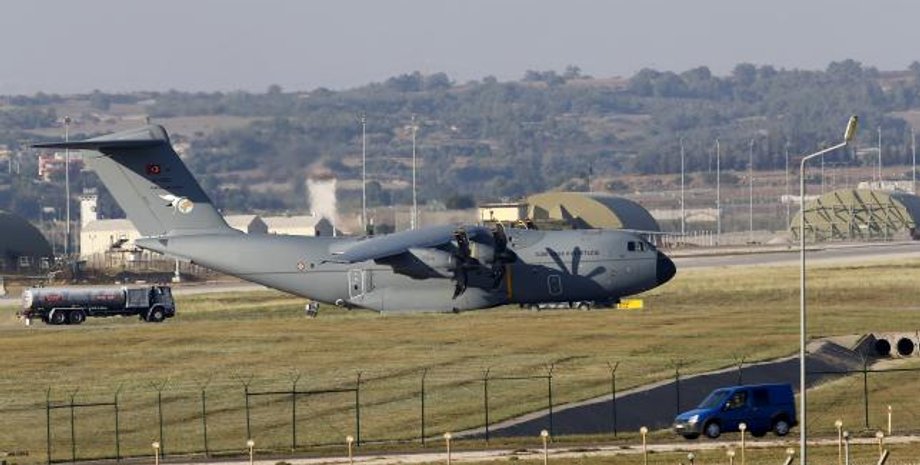 Самолет ВВС Турции / Фото: Reuters