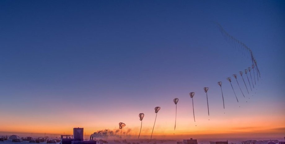 Запуск зондов, измеряющих уровень озона. Фото: Robert Schwarz/University of Minnesota