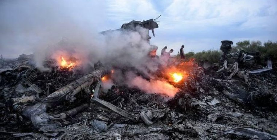 Боїнг, Боїнг-777, збиття літака, Донецьк