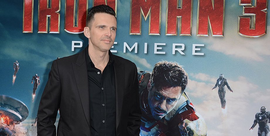 Эшли Гамильтон, постер