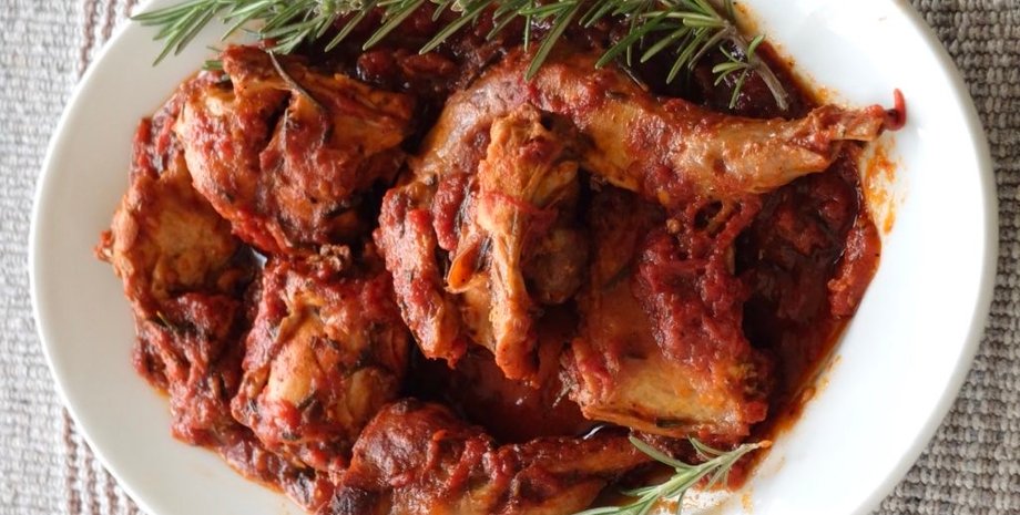 Кролик в томатном соусе, кролик по-итальянски, вкусной блюдо из кролика, кролик рецепт