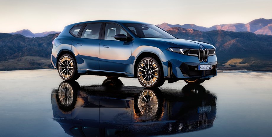 кроссовер BMW iX3