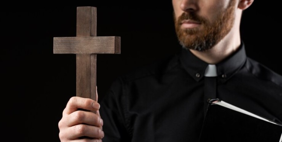Католический священник, США, исповедь, крест