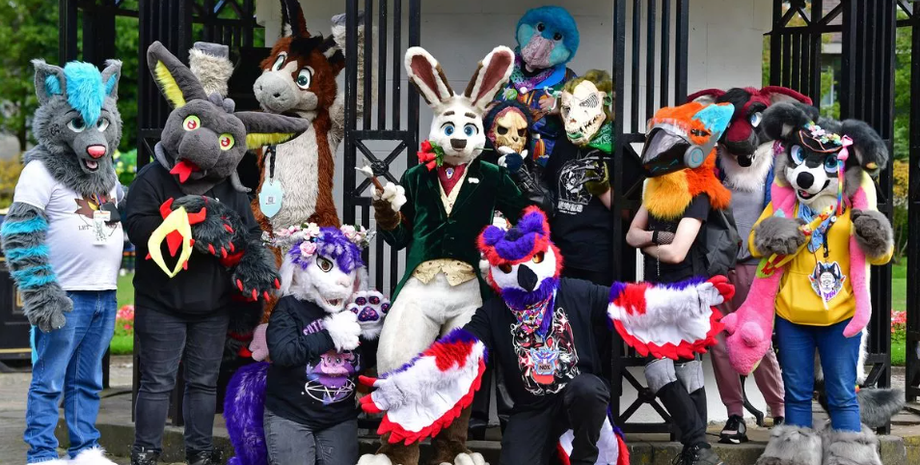 Члени субкультури фуррі, поліціант переодягається в собаку, фото, Австралія, курйози, хобі, захоплення