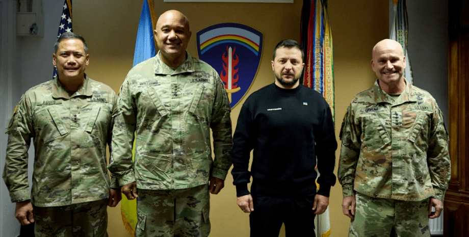 Зеленский посетил командование армии США в Европе